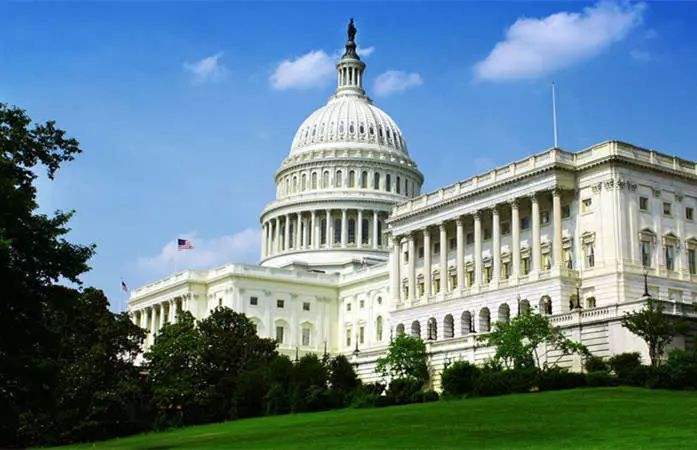 مجلس نمایندگان آمریکا قانون محدودیت قدرت ریاست جمهوری را تصویب کردا