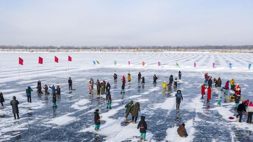 Хятадын хамгийн хойд мужид иргэд даяар мөс цасны спортод оролцох үйл ажиллагаа өрнөж байна