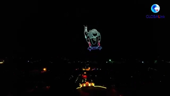رقص دیدنی هزار پهپاد نورانی در آسمان شب «های نان» به احترام ورزشکاران المپیک زمستانیا