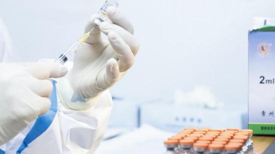 واکسن چینی علیه انواع سویه‌های اومیکرون مورد آزمایشات بالینی قرار می‌گیردا