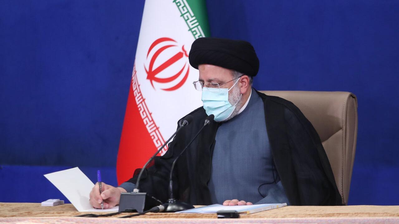 دستور رییس جمهور ایران برای رسیدگی فوری به سانحه ریزش ساختمان در آبادانا