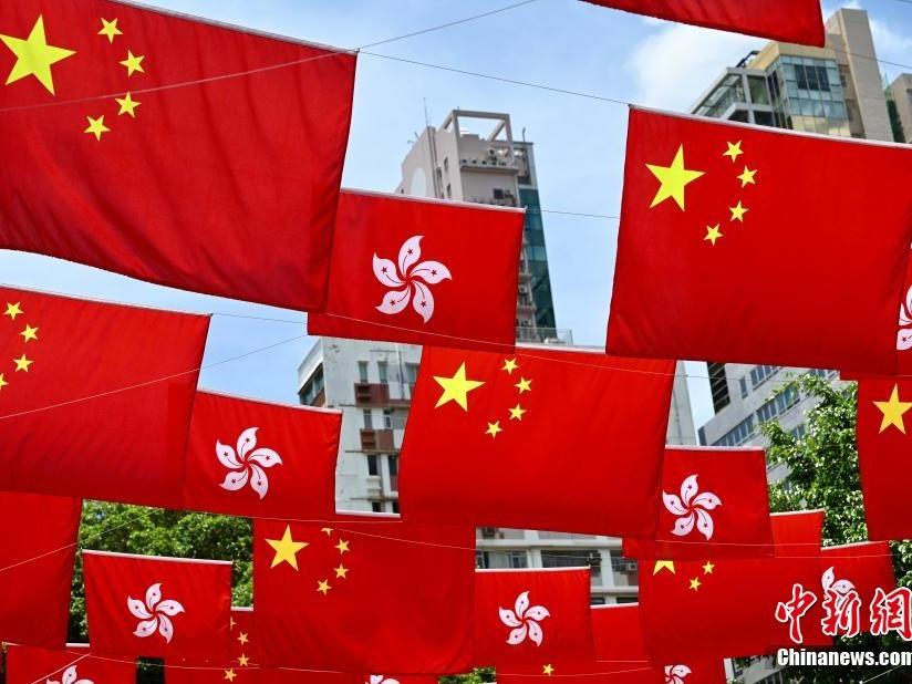 Kibaran Bendera Penuhi Segenap Sudut di Tsim Sha Tsui