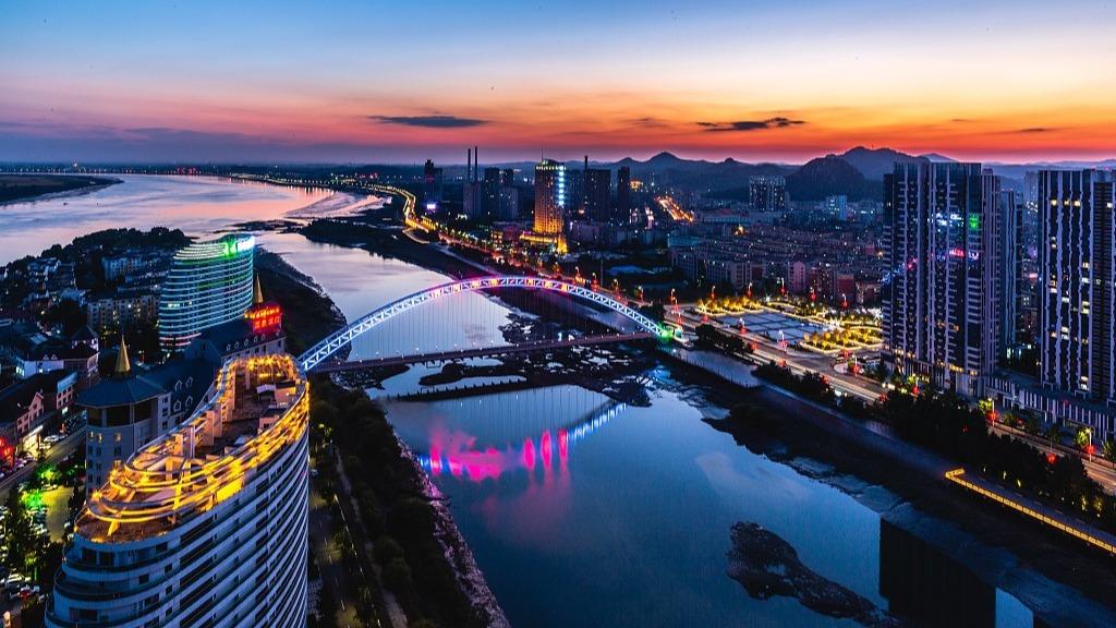 Үзэсгэлэнт Даньдун хот
