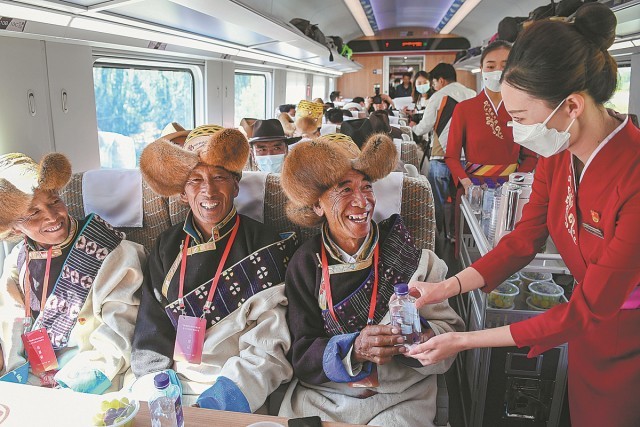 خط آهن تبت سفری سریع، ایمن و دلپذیر ارائه می‌دهدا