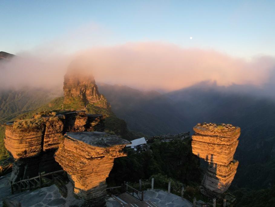 Gunung Fanjing yang Menawan Hati di Guizhou