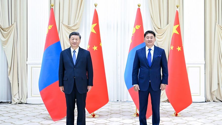 Spotkanie Xi Jinpinga z prezydentem Mongolii Chürelsüchem
