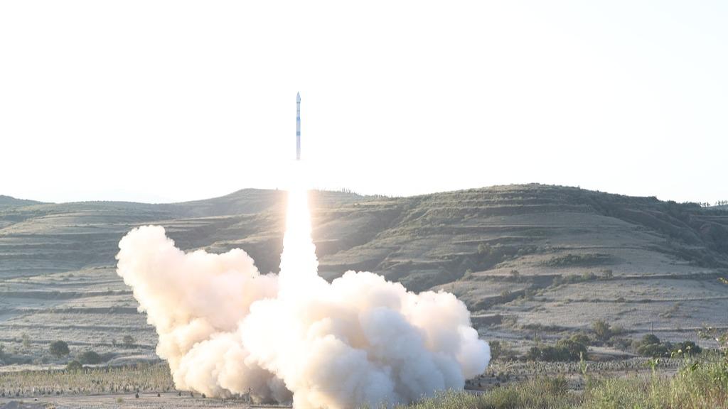 चीन ने परीक्षण-14 और परीक्षण-15 उपग्रह का प्रक्षेपण किया