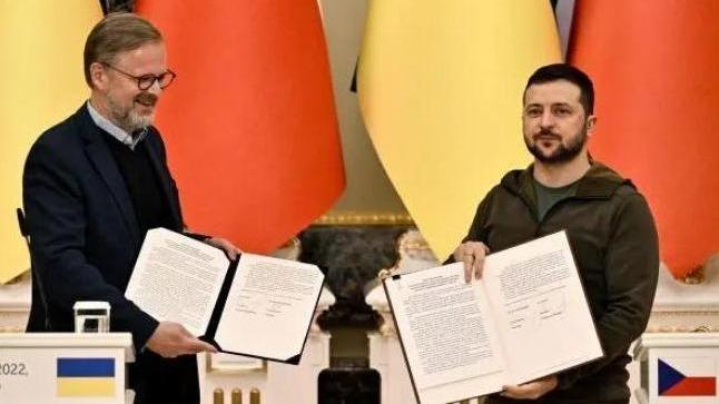 اوکراین و چک بیانیه عضویت در ناتو را امضا کردندا