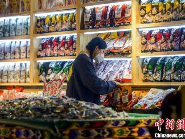 Perniagaan di Grand Bazaar Urumqi Kembali Pulih