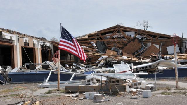جان باختن 17 آمریکایی براثر طوفان شدیدا