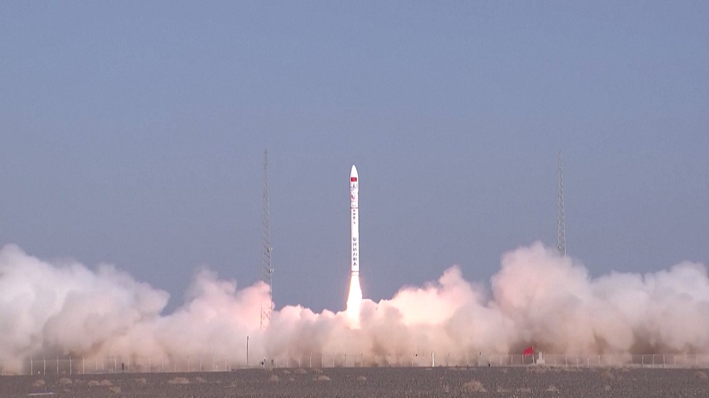 پرتاب موفقیت آمیز 5 ماهواره با یک موشک حامل توسط چین