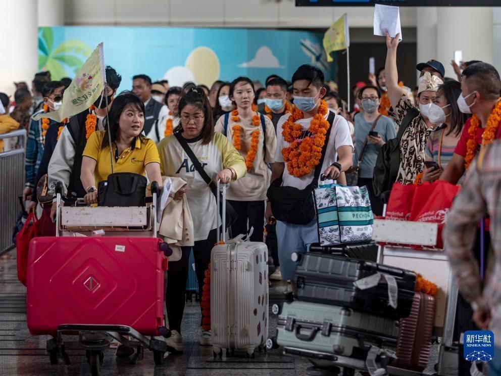 Bali Sambut Ketibaan Penerbangan Carter Pertama dari China