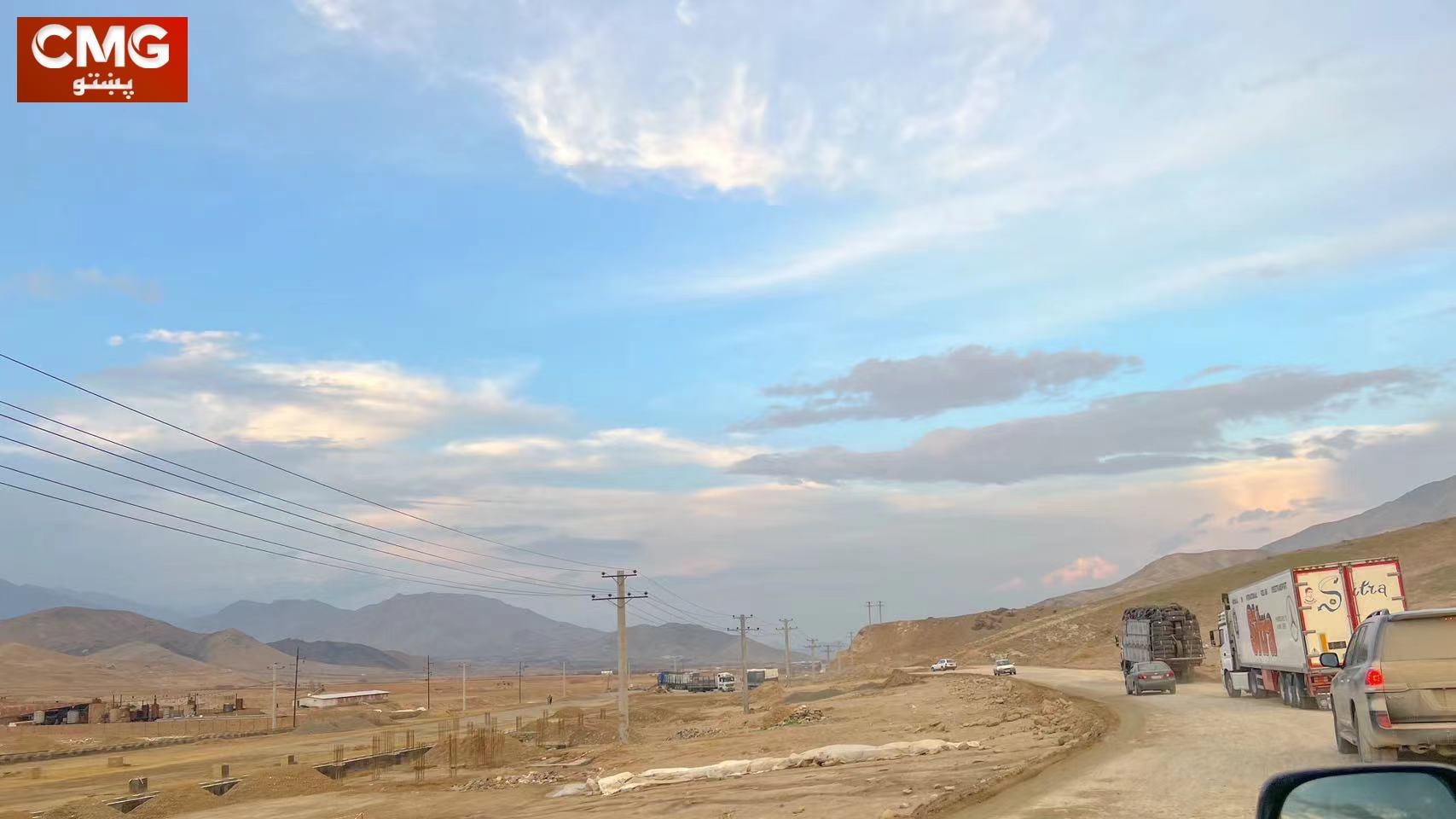 د کابل- کندهار د لویې لارې په ځینو برخو کې د بیارغونې چارې پیل شوې دي