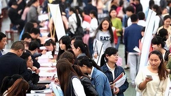 ایجاد بیش از 2.5 میلیون شغل برای فارغ التحصیلان جدید در چینا
