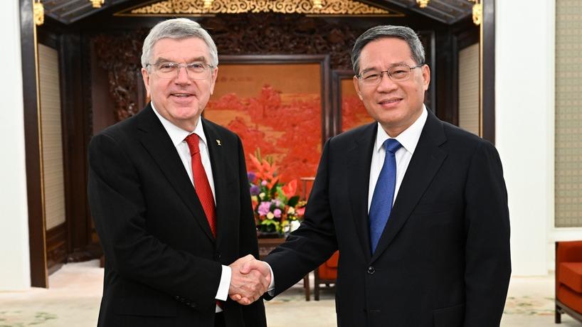 دیدار نخست وزیر چین و رئیس کمیته بین‌المللی المپیک در پکنا