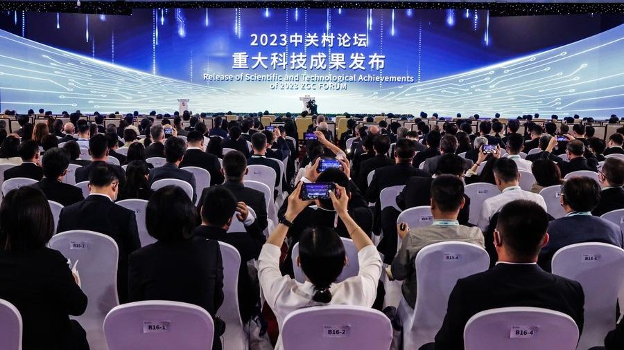 Projekty o wartości 60,8 mld juanów podpisano na szczycie inwestycyjnym w Pekinie