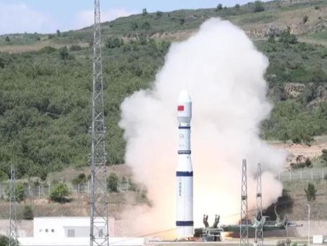 中国、「試験25号」衛星の打ち上げに成功