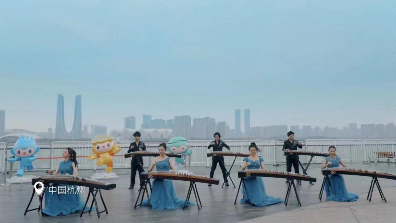 همنوازی هنرمندان نوازنده ساز «ژنگ» از 5 کشور آسیایی در حاشیه بازی‌های آسیایی «هانگ‌جو»ا