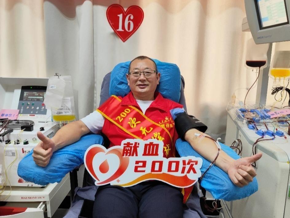 中国武漢の男性　22年間で6万ミリリットルを献血