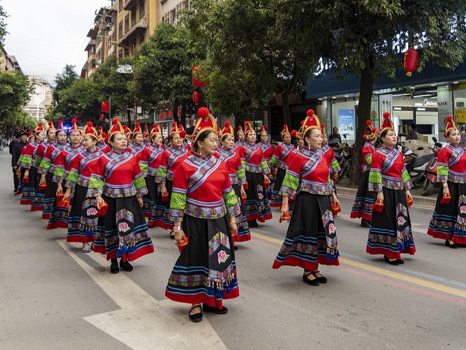 Perarakan Festival Pelancongan Budaya Jamuan Kuno di Yunnan