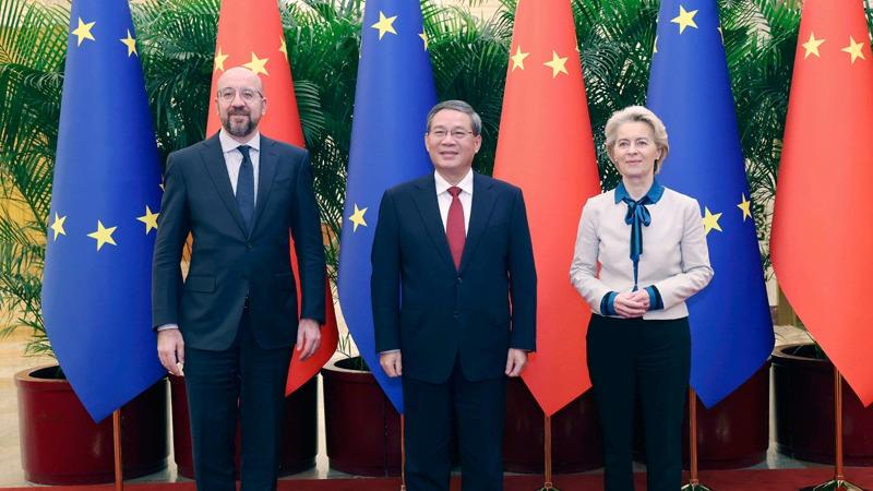 میزبانی مشترک بیست و چهارمین نشست رهبران چین و اتحادیه اروپا توسط نخست وزیر چین و روسای شورای اروپا و کمیسیون اروپاا