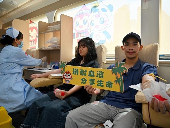 ベトナム人留学生が5回献血「必要とする中国の友人を助たい」