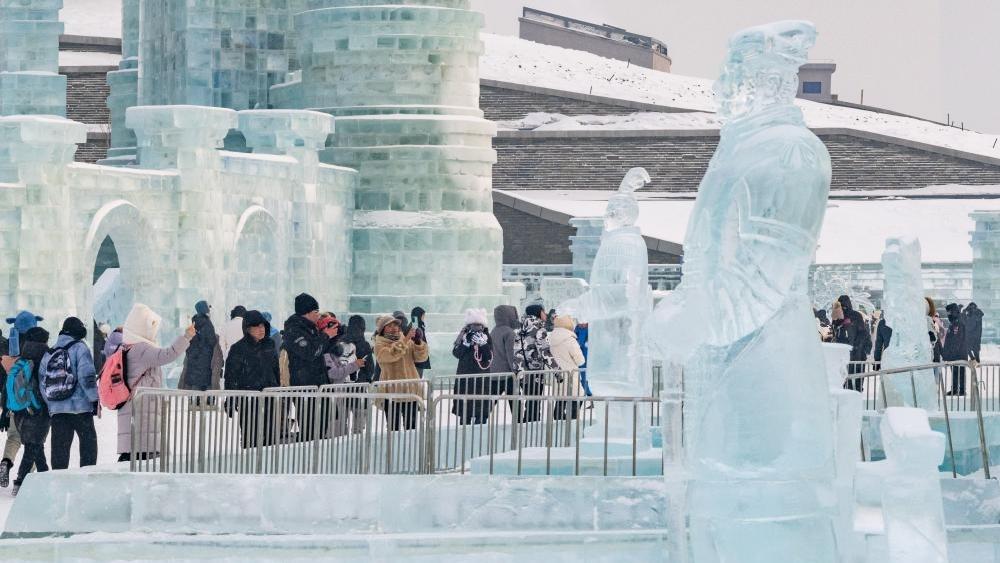 مجسمه‌های یخی لشکر سفالین؛ جاذبه جدید گردشگری «هاربین» + تصاویرا