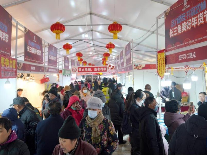 Suasana Semakin Meriah di Serata China pada Ambang TBC