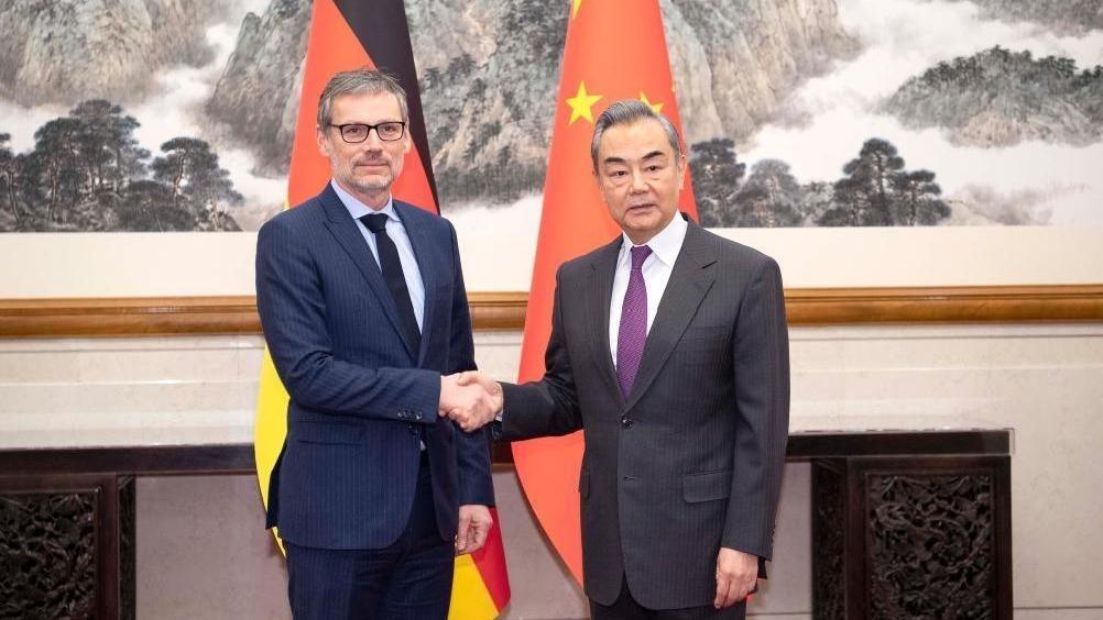 دیدار وزیر خارجه چین با مشاور صدراعظم آلمان در پکنا