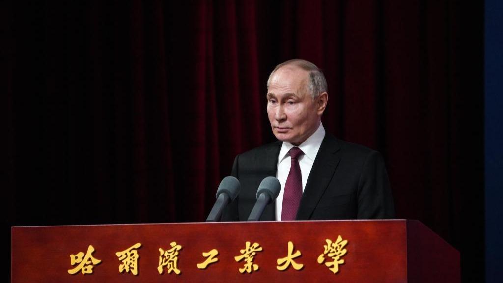 ولادیمیر پوتین: امیدوارم جوانان روسیه و چین مبادلات را تقویت کنندا
