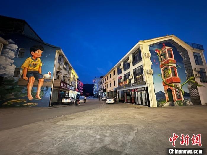 Lukisan Mural Tarikan Baharu Kaunti Yangxin