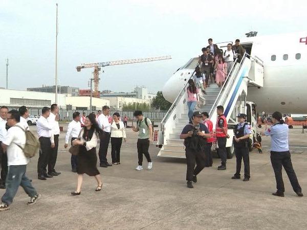 Belia Hong Kong Naiki C919 ke Shanghai untuk Program Latihan Amali