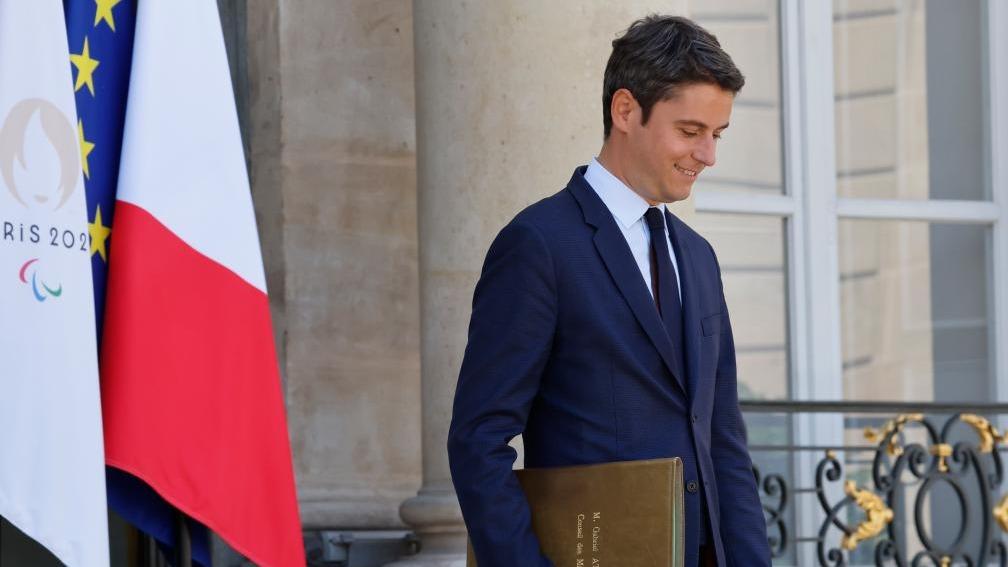 مکرون استعفای نخست‌وزیر فرانسه را پذیرفتا