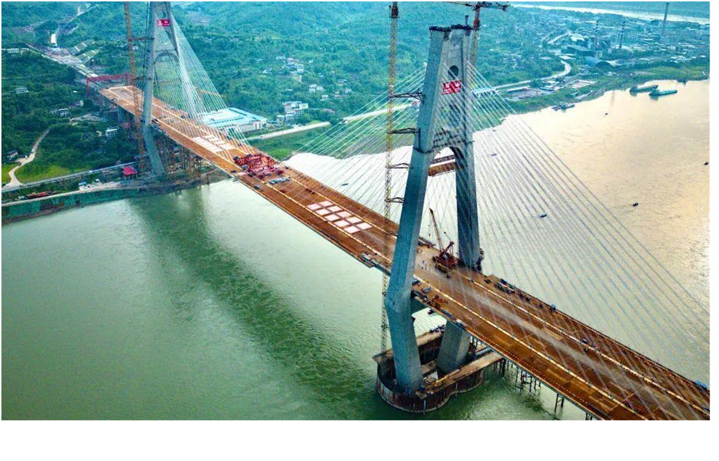 世界初の高速鉄道・道路同層併用大橋、中央で連結 中国四川省