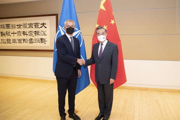 Ministri i Jashtëm kinez Wang Yi takohet me Jens Stoltenberg(Foto:MPJ)