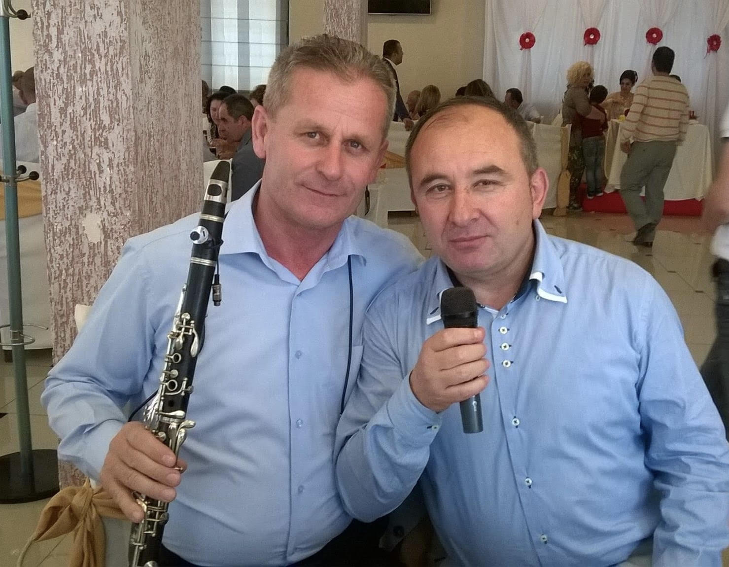 Edmond Bregu me klarinetistin Todi Gjeka (Foto personale)