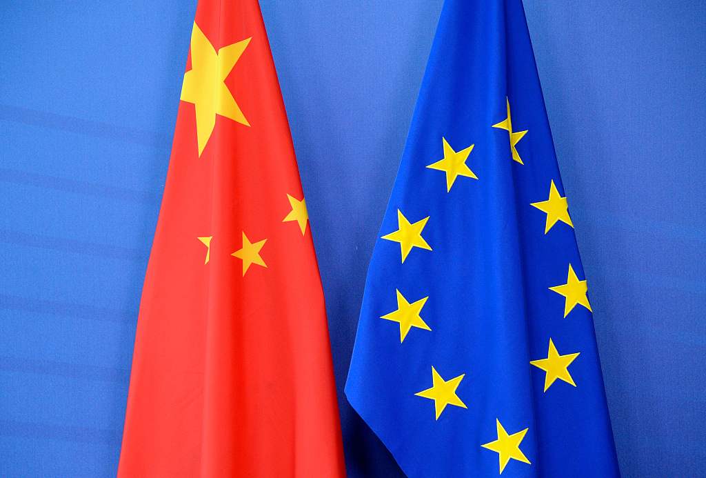Flamujt Kinë-BE (Foto VCG)