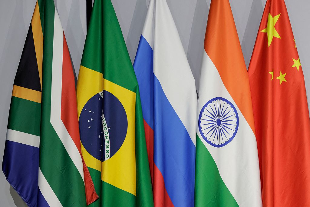 Flamurë kombëtarë të pesë vendeve të BRICS-it(Foto:VCG)