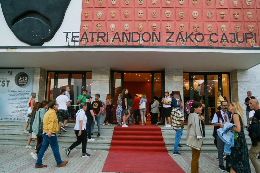 Teatri A.Z. Çajupi në Korçë (Foto News in)