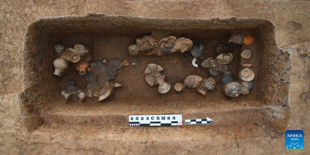 Αυτή η αχρονολογημένη φωτογραφία αρχείου δείχνει λείψανα που ανακαλύφθηκαν στο χώρο του Σιντούν στην περιοχή Τιεννίνγκ της πόλης Τσανγκτζόου, στην επαρχία Τζιανγκσού της ανατολικής Κίνας. (Μουσείο Ναντζίνγκ / Ενημερωτικό δελτίο μέσω Xinhua)