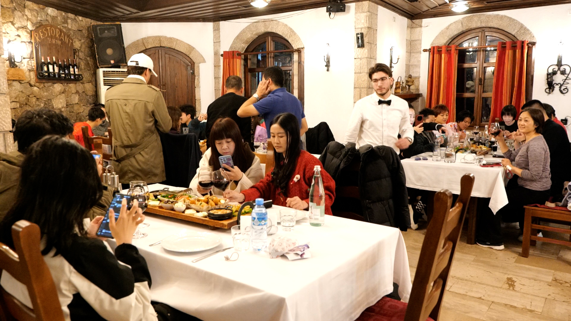 Turiste kinezë në Shqipëri