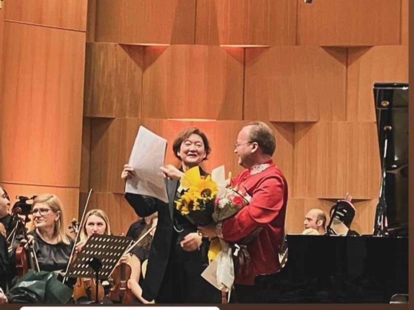 Foto nga koncerti Dirigjente Kanako Abe & pianisti Redi Llupa (Foto nga instagrami)