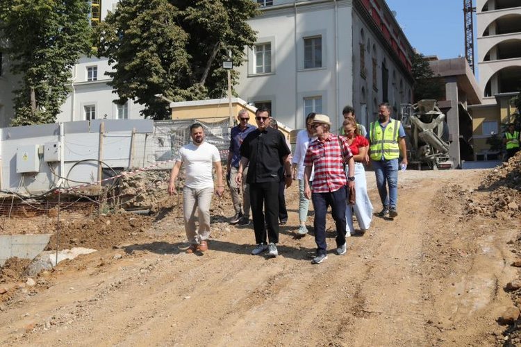 Puna për Teatrin e Ri (Foto Gazeta Tema)