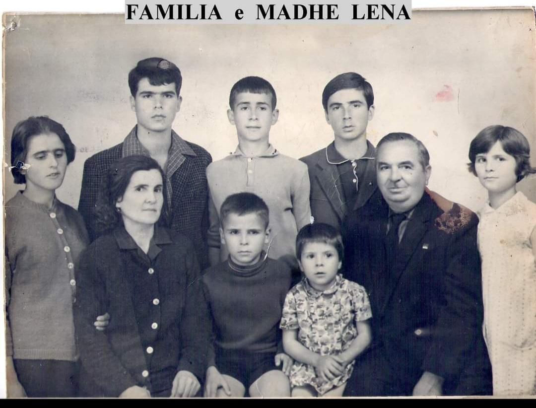 Familje e madhe (Foto personale)