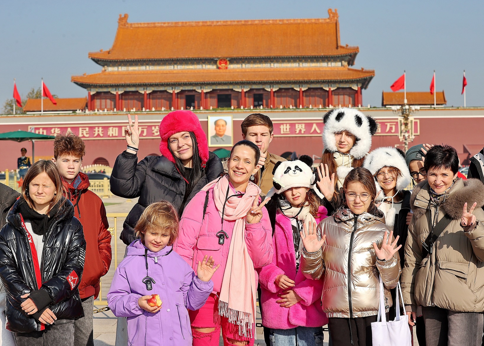 Turiștii străini &icirc;n vizită &icirc;n piața Tian&rsquo;anmen (20 noiembrie 2024/CFP)